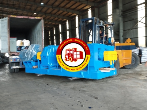 Nâng hạ máy cán cao su 18 tấn Cty Tân Tỷ