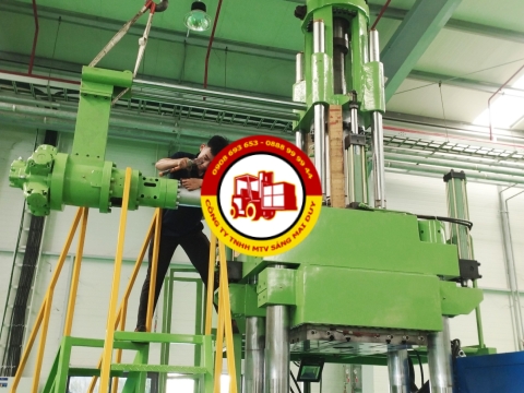 Nâng cẩu lắp ráp máy tại công ty PYUNGIL VINA (2023 )