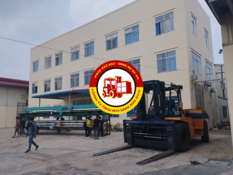 Nâng hạ máy CNC tại KCN Đức Hòa