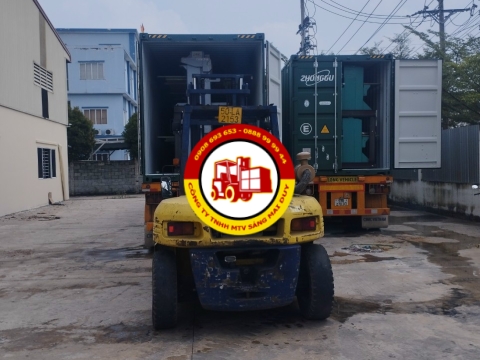 Nâng hạ máy CNC tại KCN Đức Hòa