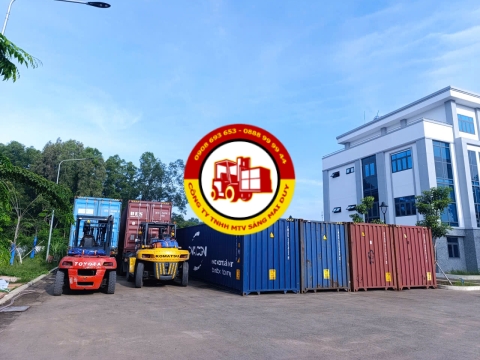 Kiểm container tại chi cục hải quan Đức Hòa - Tây Ninh