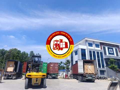 Kiểm container tại chi cục hải quan Đức Hòa - Tây Ninh