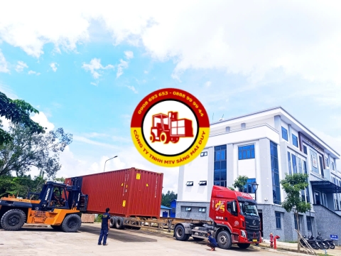 Kiểm container tại chi cục hải quan Đức Hòa - Tây Ninh