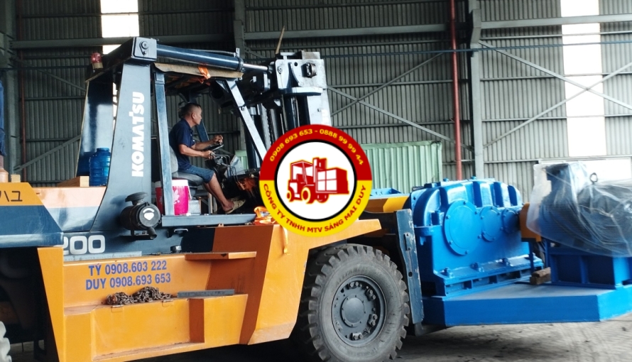 Nâng hạ máy cán cao su 18 tấn Cty Tân Tỷ