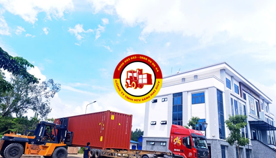 Kiểm container tại chi cục hải quan Đức Hòa - Tây Ninh