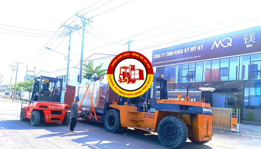 Nâng hạ máy CNC tại KCN Đức Hòa