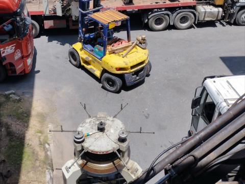 Chuyên chở máy móc ,đưa thiết bị lên tầng (tập đoàn HENG FENG 2021 )