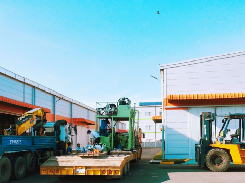 Nâng cẩu lắp ráp máy tại công ty PYUNGIL VINA (2023 )