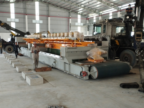 Cẩu máy sản xuất đá hoa cương nặng 35 tấn tại công ty Area Stone (2023)