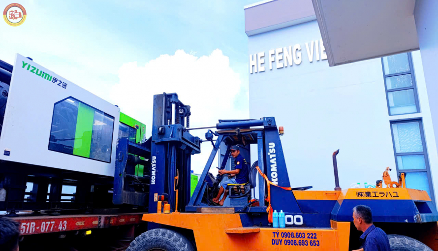 Nâng hạ Máy ép nhựa YIZUMI - Đức Hòa - Tây Ninh